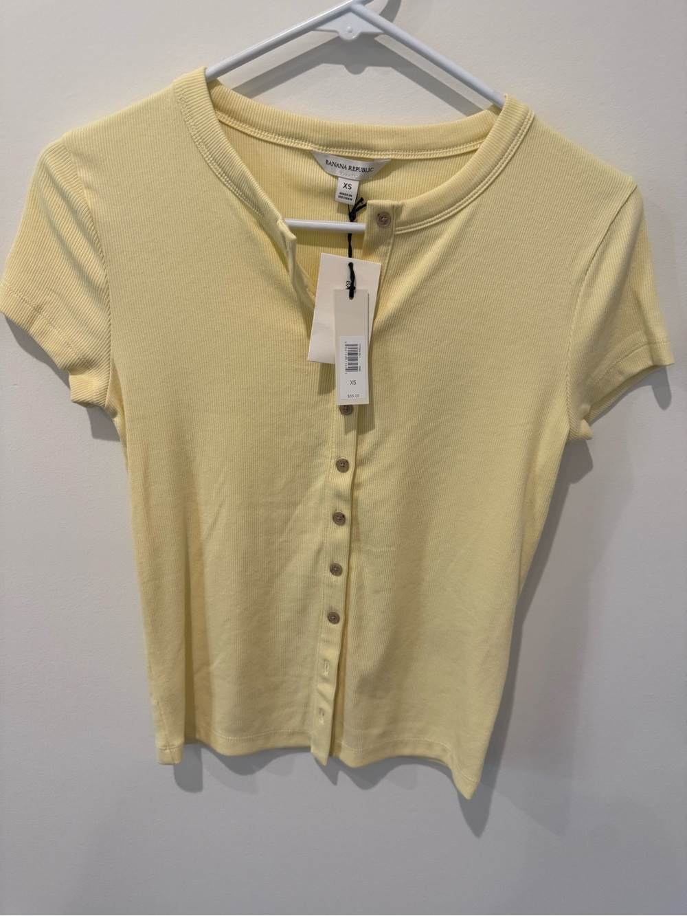 Banana Republic Short Sleeve Button-Front Top in Light Yellow